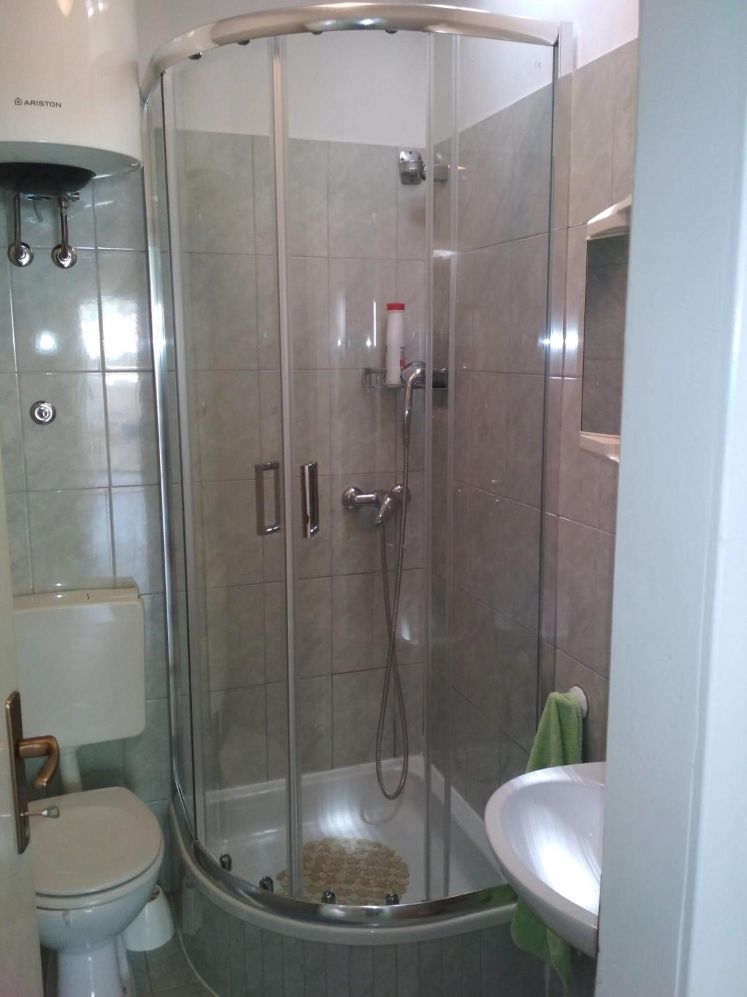 Apartmani Carevic Baska Voda Ngoại thất bức ảnh