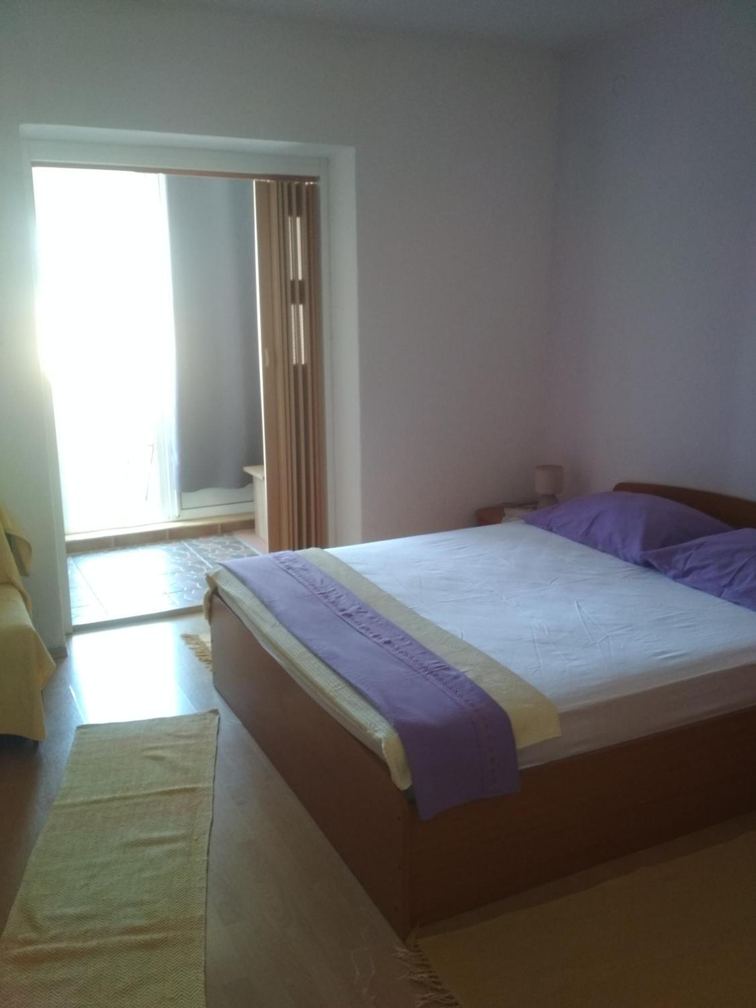 Apartmani Carevic Baska Voda Ngoại thất bức ảnh